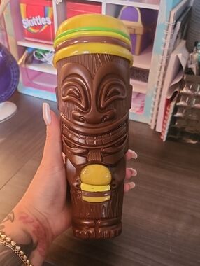 Cheeseburger Restaurant Waikiki Tumbler